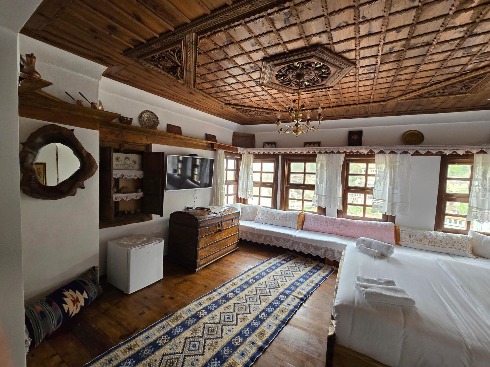 Hotel Ansel Berat Luaran gambar