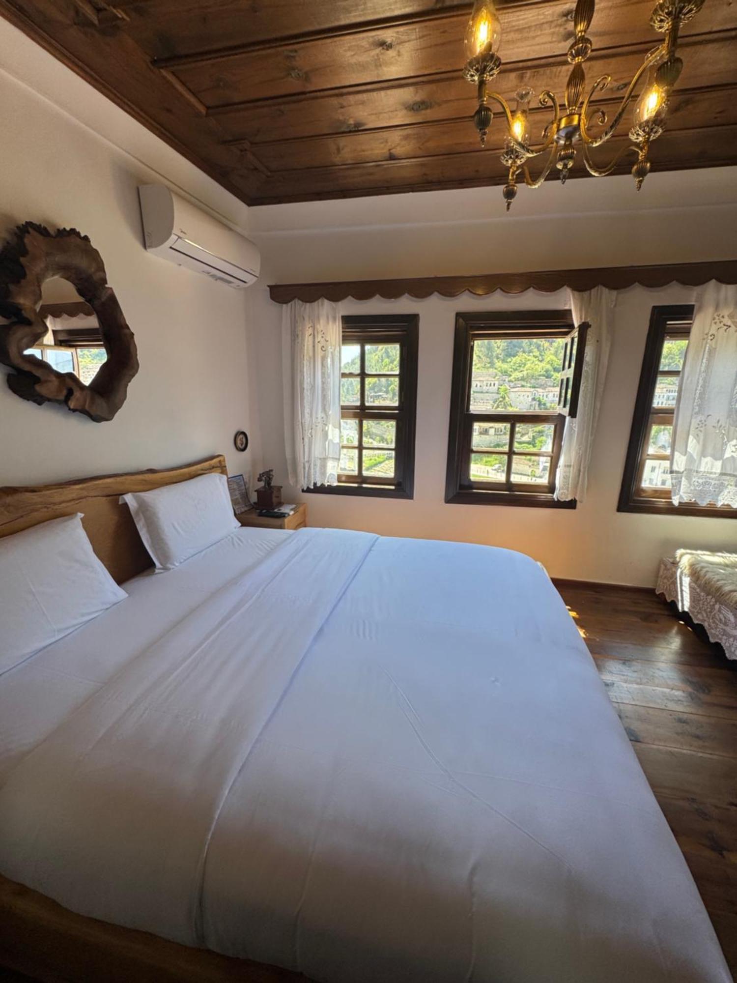 Hotel Ansel Berat Luaran gambar
