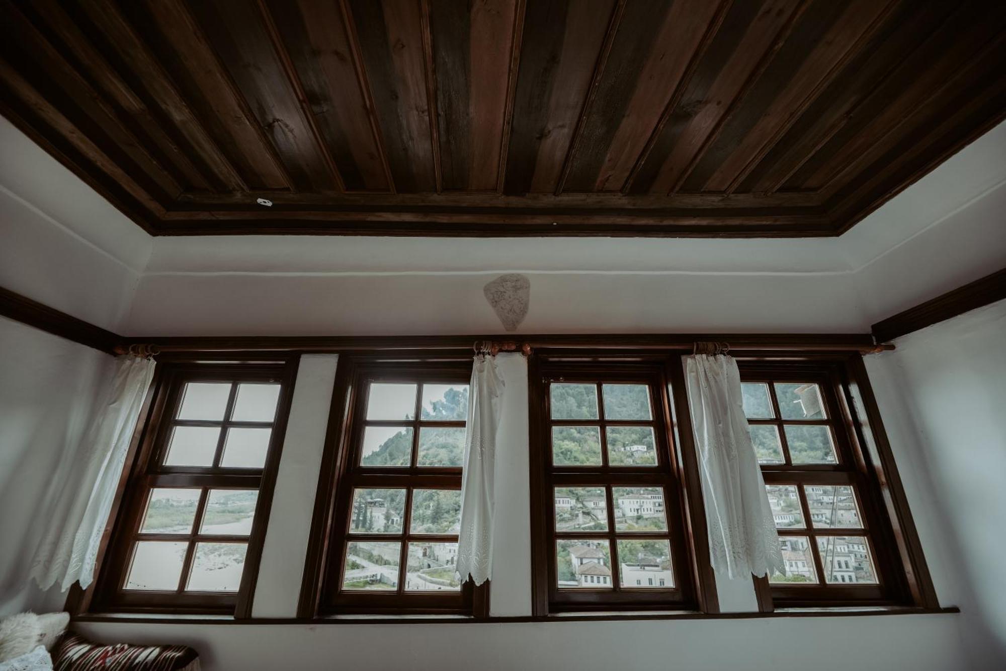 Hotel Ansel Berat Luaran gambar