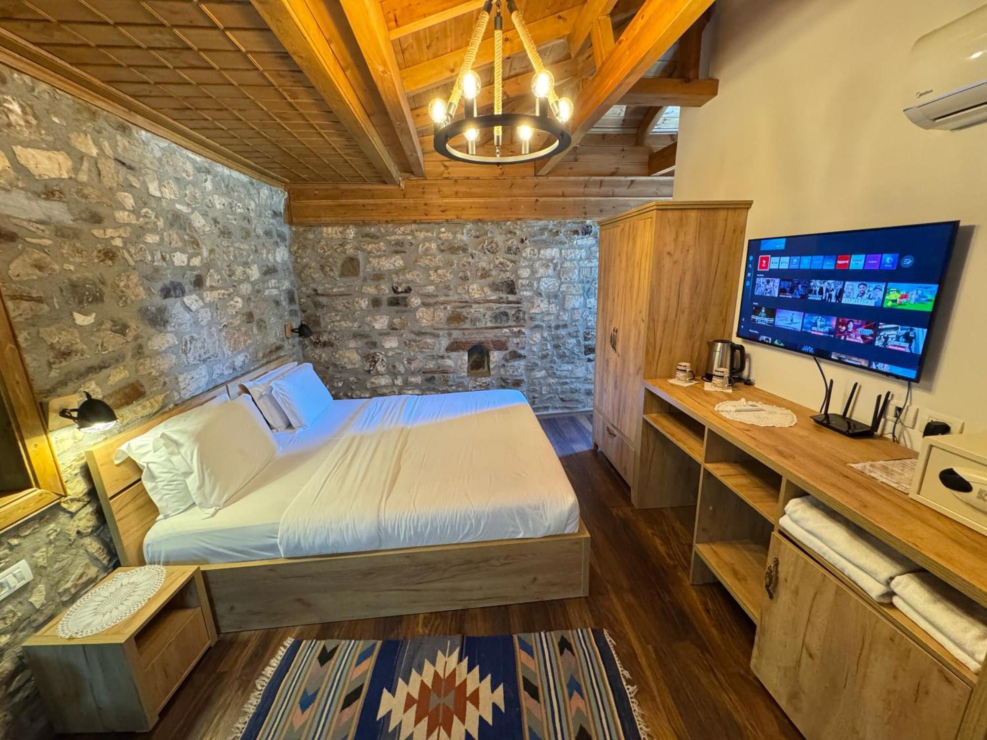 Hotel Ansel Berat Luaran gambar